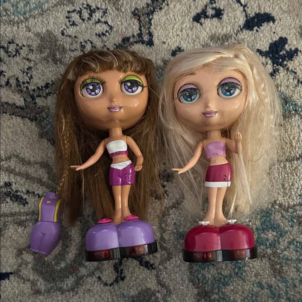 Interactive Diva Starz Lot - 2 Dolls and 1 Accessory